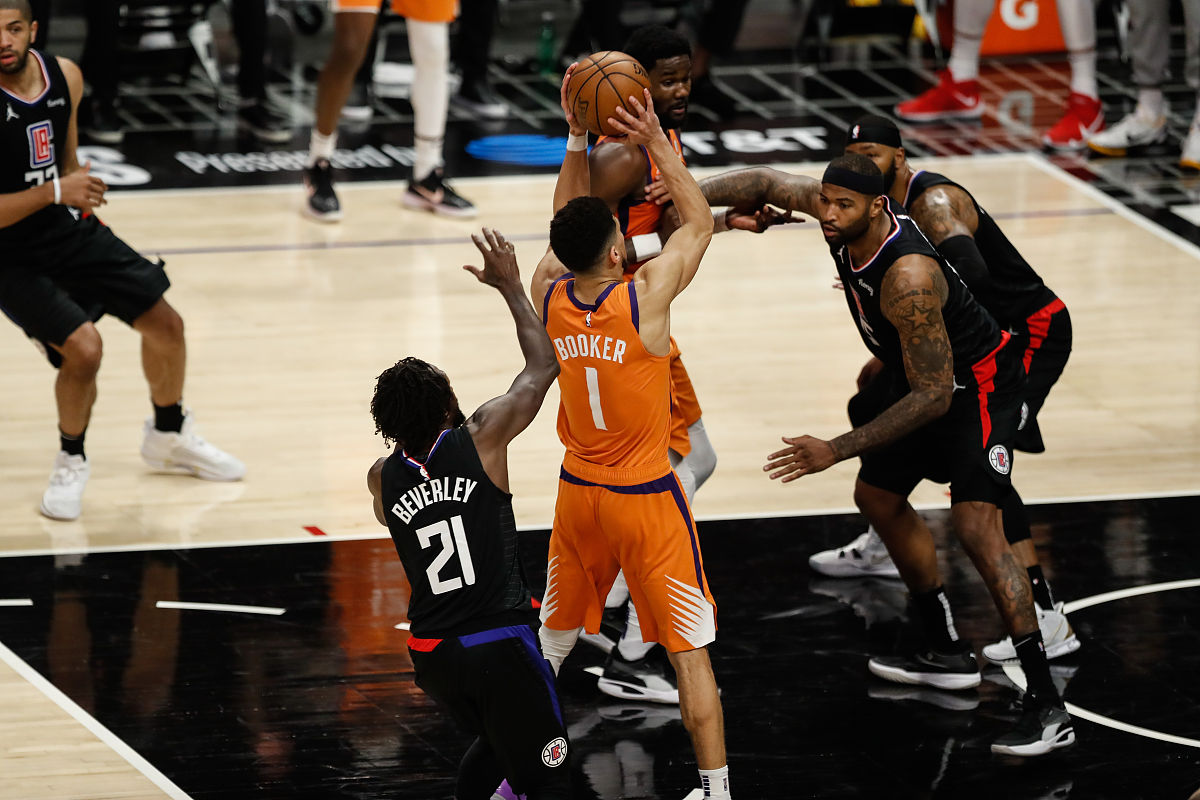 开云体育入口 浓眉哥重要时刻持续失利,DWG带队取胜!