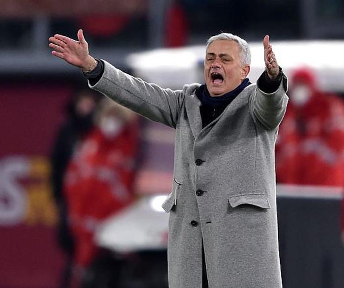 开云体育下注平台跆拳道赛场再起风云：江南风暴队爆冷荆楚烈马队，新援首秀制胜禁区内连续解围的简单介绍